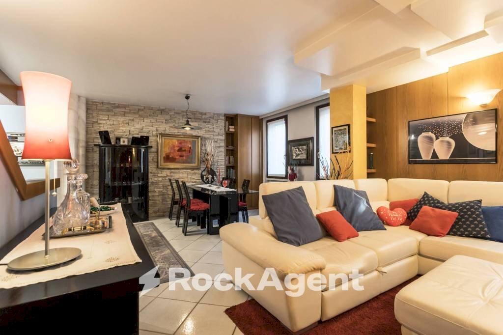 Salone - Quadrilocale via della Vittoria, 8, Bonate Sopra - foto 2