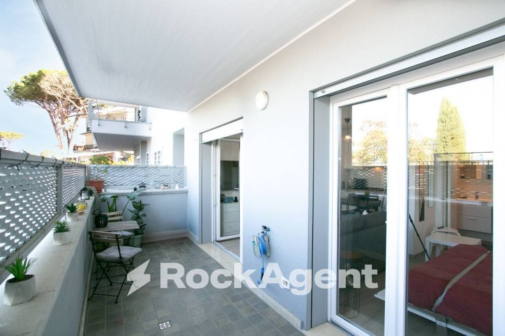 Terrazzo - Monolocale via Ildebrando della Giovanna, 81, Roma (zona Massimina) - foto 1