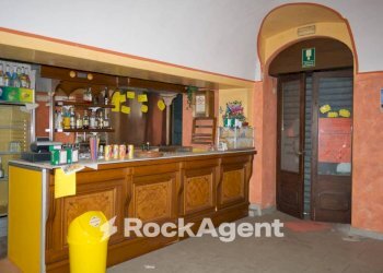 Interno non residenziale - Negozio via Guglielmo Marconi, 8, Pont-Canavese - foto 3