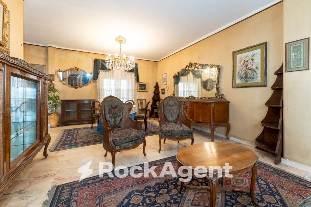 Studio - Attico via Vittorio Emanuele Orlando, 182, Catania - foto 1