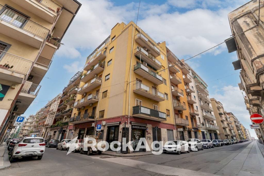 Facciata - Attico via Vittorio Emanuele Orlando, 182, Catania - foto 2