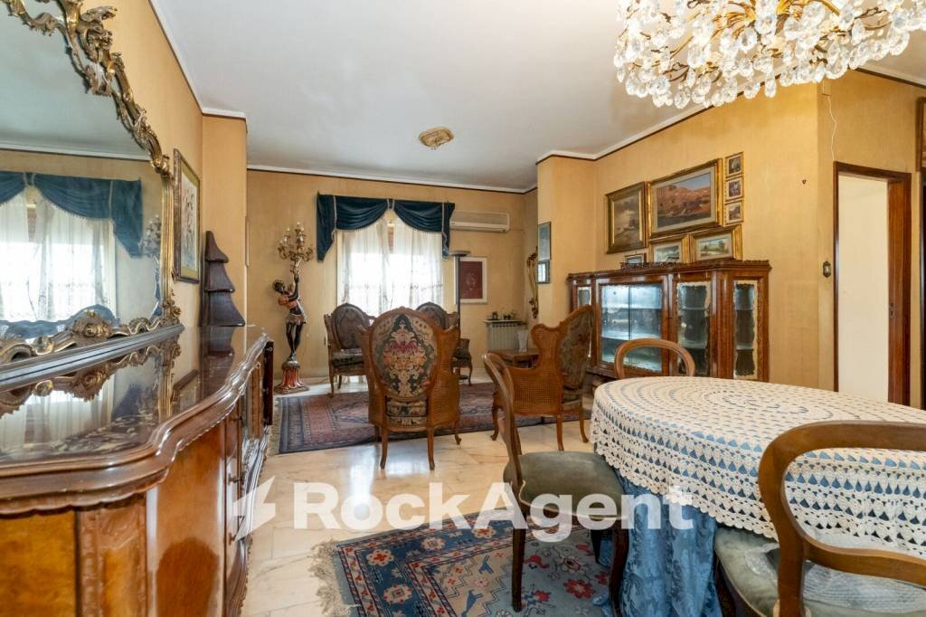 Salone - Attico via Vittorio Emanuele Orlando, 182, Catania - foto 3