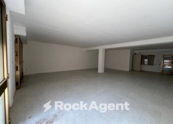 Bagno - Negozio via Aurelio Saffi, Trepuzzi - foto 8