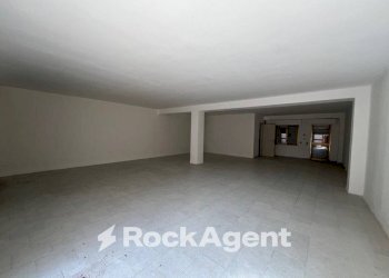 Balcone - Negozio via Aurelio Saffi, Trepuzzi - foto 10