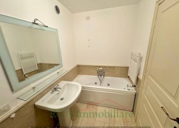 Bagno - Quadrilocale piazza Mercato del Fieno, Bergamo (zona Città Alta) - foto 10