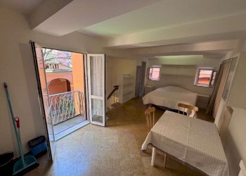 zona giorno - Monolocale via Del Monte, Bologna (zona Centro Storico) - foto 2