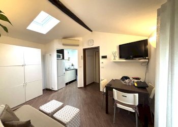 soggiorno - Appartamento via Cartoleria, Bologna - foto 2