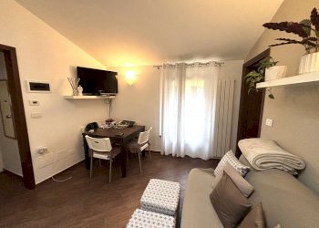 soggiorno - Appartamento via Cartoleria, Bologna - foto 4