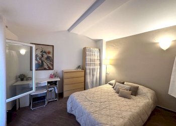 camera da letto - Appartamento via Cartoleria, Bologna - foto 11