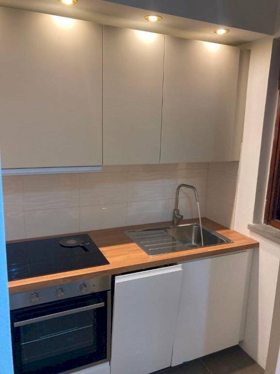 Cucina - Villa a Schiera viale Roma, 383, Massa - foto 2