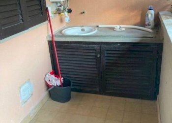 Balcone - Villa a Schiera viale Roma, 383, Massa - foto 1