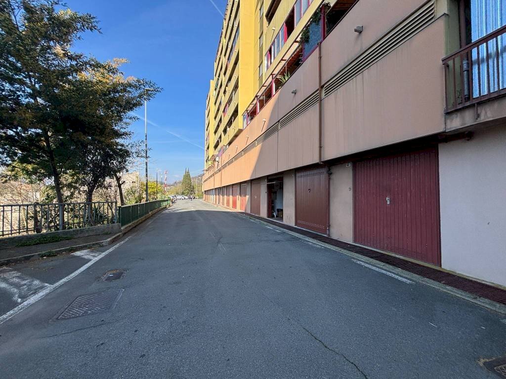 Zona - Box via Remigio Vigliero, 56, Genova (zona Sampierdarena) - foto 1