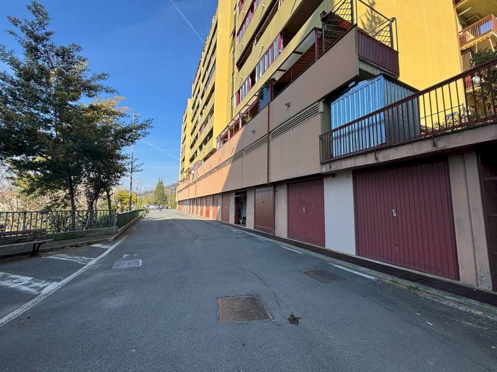 Zona - Box via Remigio Vigliero, 56, Genova (zona Sampierdarena) - foto 1