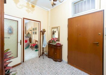 Interno palazzo - Three-room apartment via Alfredo d'Andrade, 22, Genova (neighborhood Sestri Ponente) - photo 17