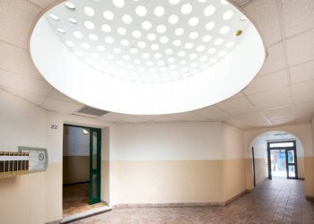 Interno palazzo - Three-room apartment via Alfredo d'Andrade, 22, Genova (neighborhood Sestri Ponente) - photo 18