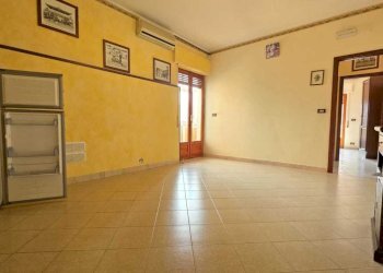 WhatsApp Image 2026-03-19 at 10.40.51 (1).jpeg - Trilocale Aci Sant'Antonio - foto 2