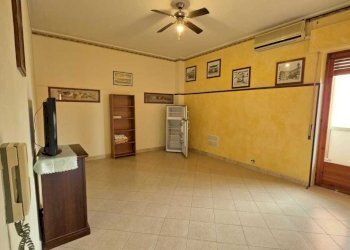 WhatsApp Image 2026-03-19 at 10.40.51 (2).jpeg - Trilocale Aci Sant'Antonio - foto 3