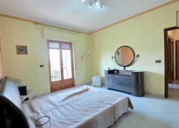 WhatsApp Image 2026-03-19 at 10.40.52 (4).jpeg - Trilocale Aci Sant'Antonio - foto 7