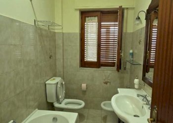 WhatsApp Image 2026-03-19 at 10.40.52 (1).jpeg - Trilocale Aci Sant'Antonio - foto 12