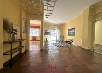 Three-room apartment Cuneo (neighborhood Centro) - photo 13