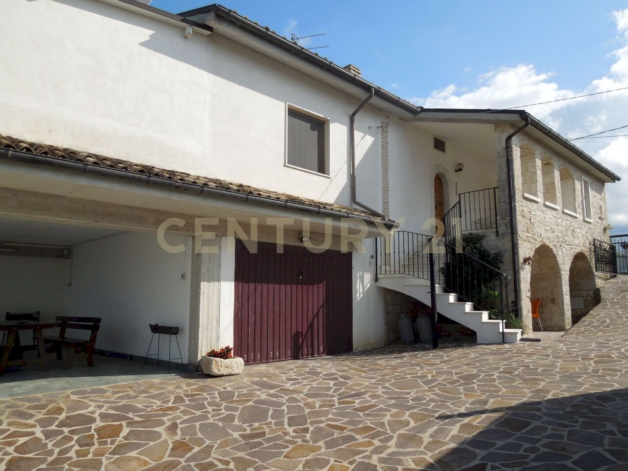 villa-vendita-abruzzo-roccamorice-esterno-2.JPG - Villa Via Costa del Colle 91, Roccamorice - photo 2