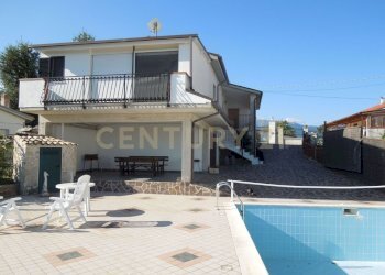 villa-vendita-abruzzo-roccamorice-esterno-4.JPG - Villa Via Costa del Colle 91, Roccamorice - photo 4