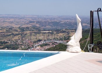 villa-vendita-abruzzo-roccamorice-esterno-7.JPG - Villa Via Costa del Colle 91, Roccamorice - photo 7