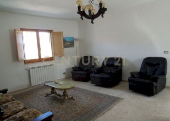 villa-vendita-abruzzo-roccamorice-salotto-3.JPG - Villa Via Costa del Colle 91, Roccamorice - photo 29