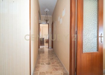 6 Ingresso-Disimpegno.jpg - Appartamento Via Roma 135, Enna - foto 6