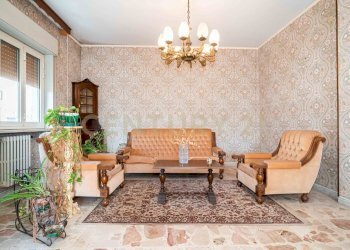 9 Salone.jpg - Appartamento Via Roma 135, Enna - foto 9