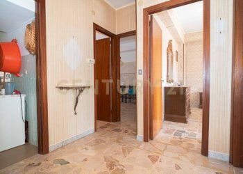 16 Disimpegno 2 (1).jpg - Appartamento Via Roma 135, Enna - foto 16