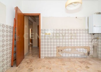 19 Cucina 2.jpg - Appartamento Via Roma 135, Enna - foto 19