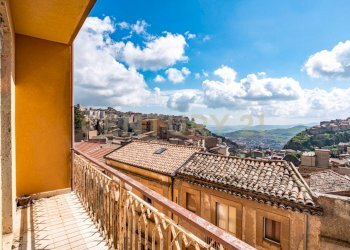 23 Balcone ovest.jpg - Appartamento Via Roma 135, Enna - foto 23