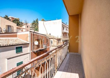 25 Balcone sud 2.jpg - Appartamento Via Roma 135, Enna - foto 25