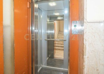 26 Ascensore .jpg - Appartamento Via Roma 135, Enna - foto 26