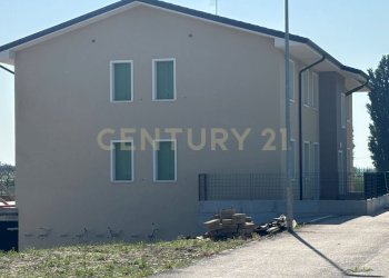 foto palazzina esterna (1).JPG - Trilocale Via Toffanelle Nuove, Zevio - foto 22