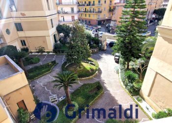 49.jpg - Three-room apartment Via Giacinto Gigante 80, Napoli (neighborhood Arenella) - photo 11