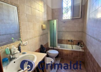 66.jpg - Three-room apartment Via Giacinto Gigante 80, Napoli (neighborhood Arenella) - photo 16