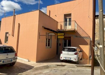 d650036f-03b2-4ec8-acb7-112371ff6042.jpg - Villa Valderice - foto 1