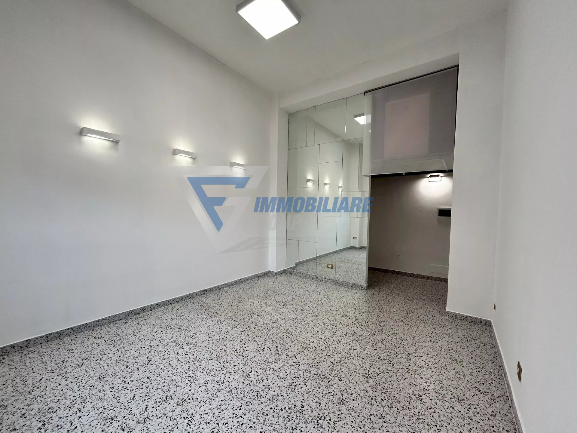 Commercial Premises Viale Teracati, Siracusa - photo 1