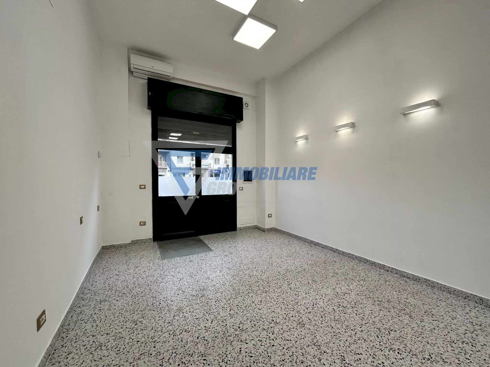 Commercial Premises Viale Teracati, Siracusa - photo 2