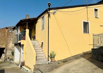 Appartamento Via Giosuè Carducci, Mangone - foto 1