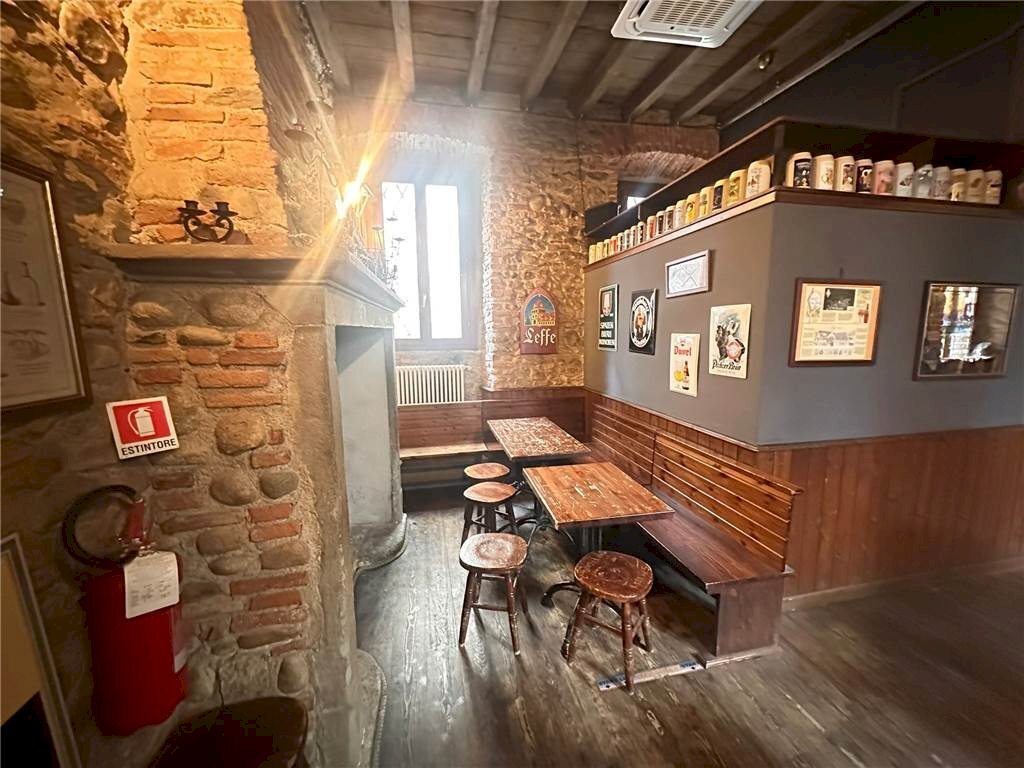 Shop VIA ARIBERTO 3, Cantù - photo 3