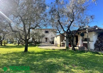 Semi-detached house Via Tagliata, Castelnuovo Magra - photo 1