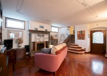 Casale Monte Isola, BS, Monte Isola - photo 9