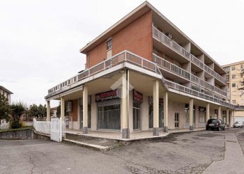 Three-room apartment Via san maurizio, Ciriè - photo 1