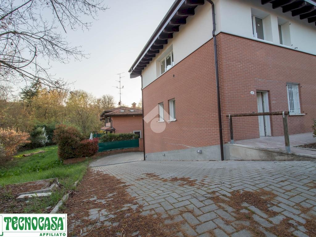 Three-room apartment Via della Libertà, Casalecchio di Reno - photo 1