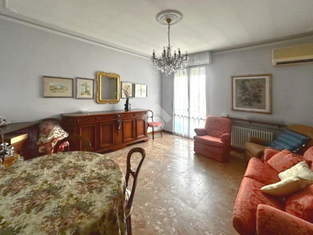 Four-room apartment Piazzale marsala, Novellara - photo 1