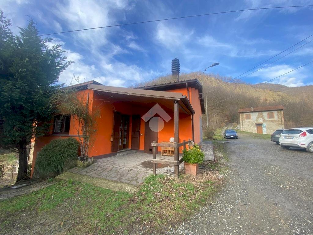 Casa indipendente Loc. La Fratta, Valmozzola - foto 1