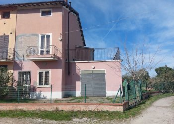 esterno - Casa indipendente frazione Monte Catone, Imola - foto 2